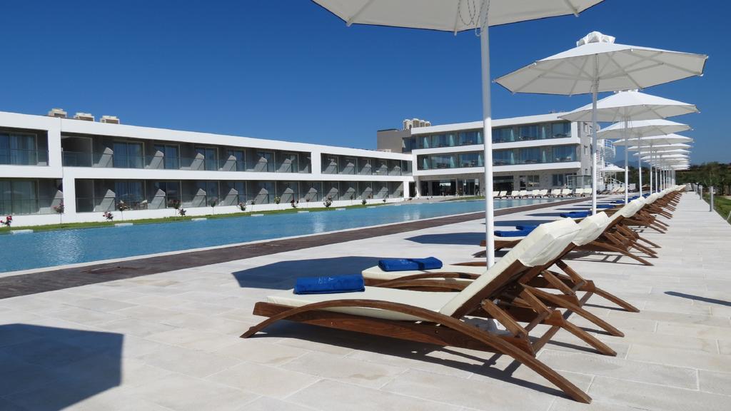 Buca Beach Resort Meszíni Kültér fotó