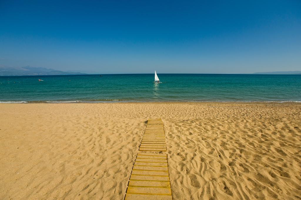 Buca Beach Resort Meszíni Kültér fotó