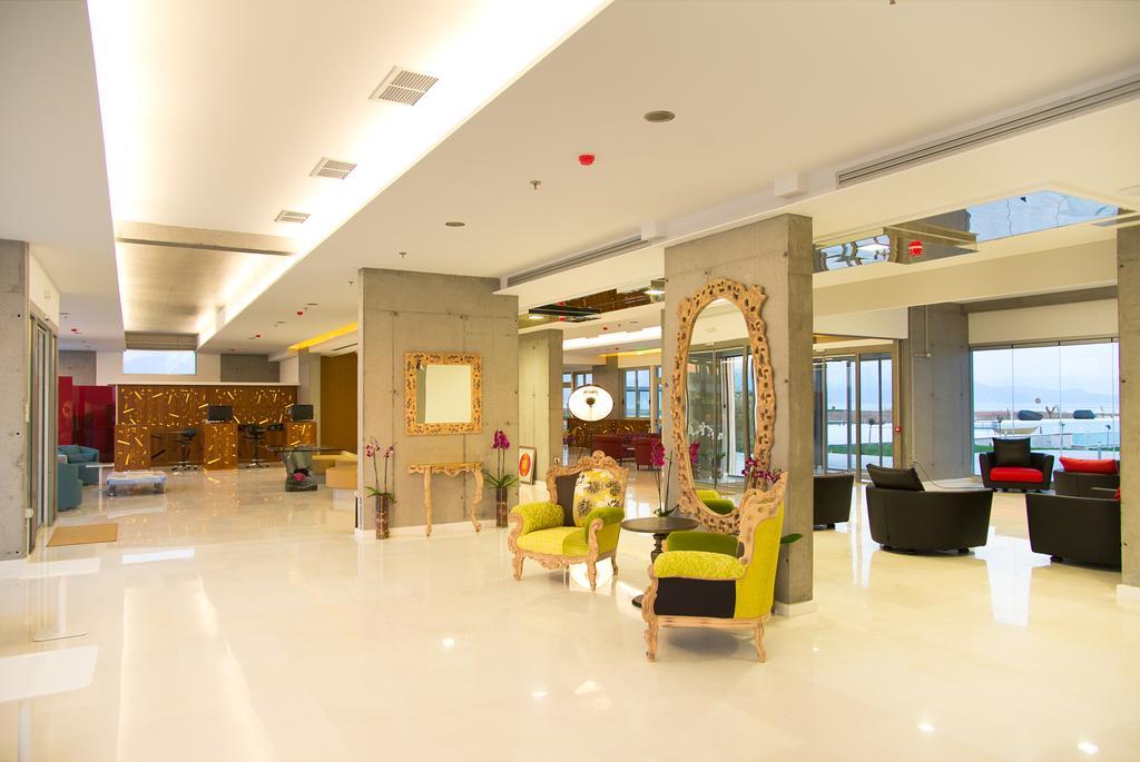 Buca Beach Resort Meszíni Kültér fotó