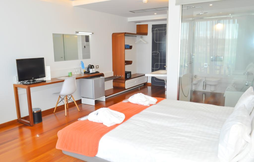 Buca Beach Resort Meszíni Kültér fotó