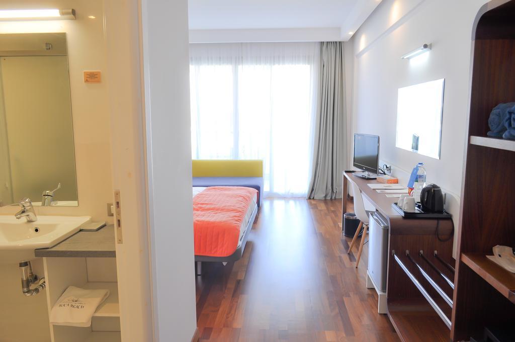 Buca Beach Resort Meszíni Kültér fotó