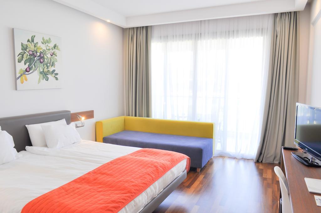 Buca Beach Resort Meszíni Kültér fotó
